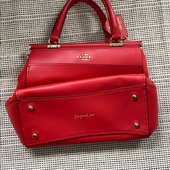 Coach x Selena Gomez - Picture 5 of 12